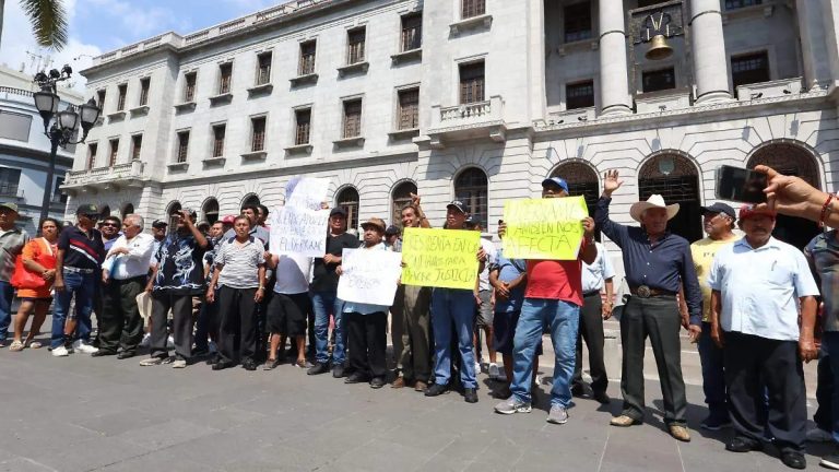 Protestan