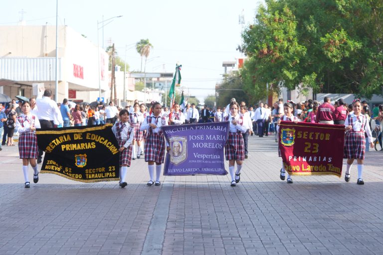 1 DESFILE