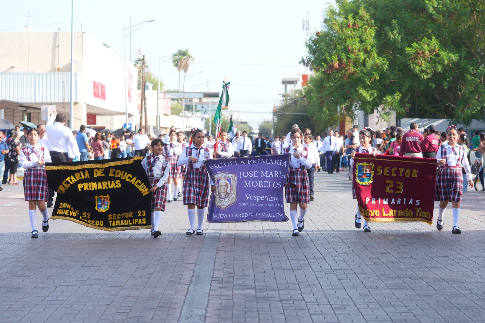 1 DESFILE